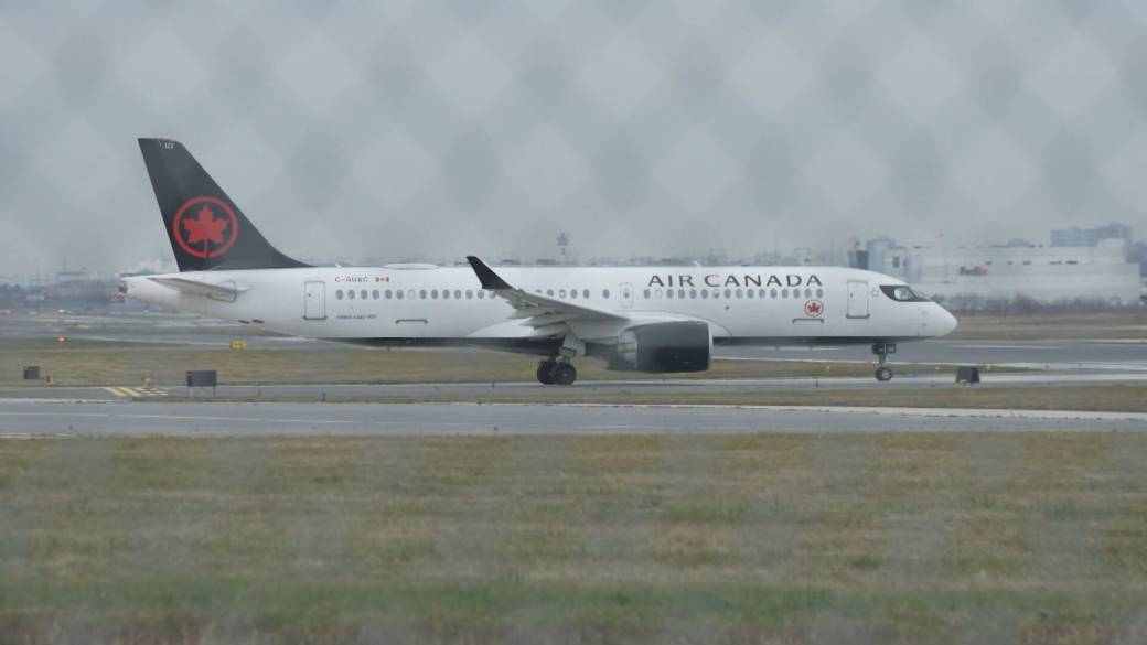 Click to play video: 'Air Canada among lowest-ranked North American carriers based on customer satisfaction survey'